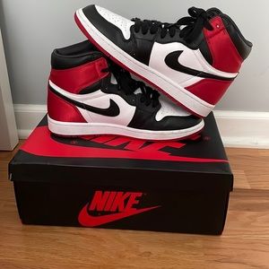 Wmns Air Jordan 1 Retro High 'Satin Black Toe'